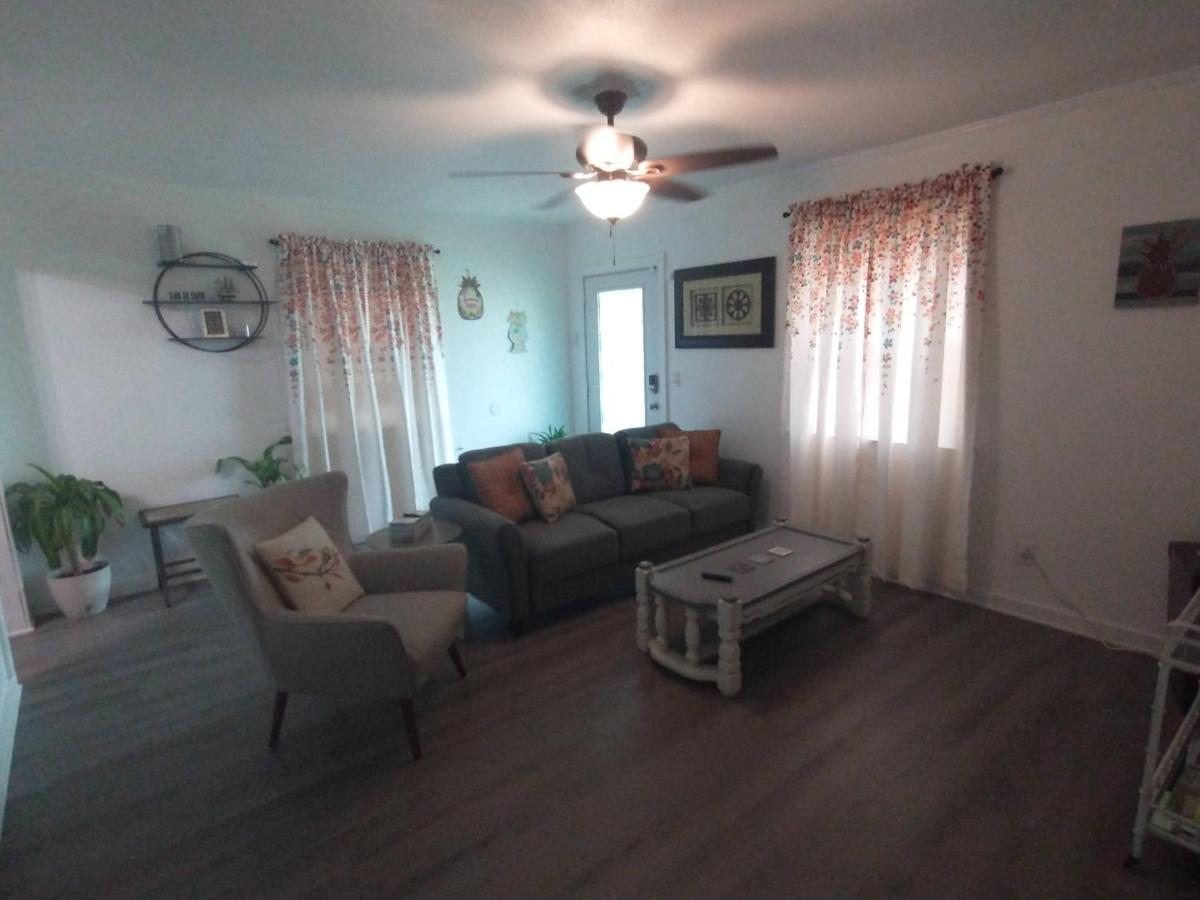 Welcome To Pineapple House! 彭萨科拉 外观 照片